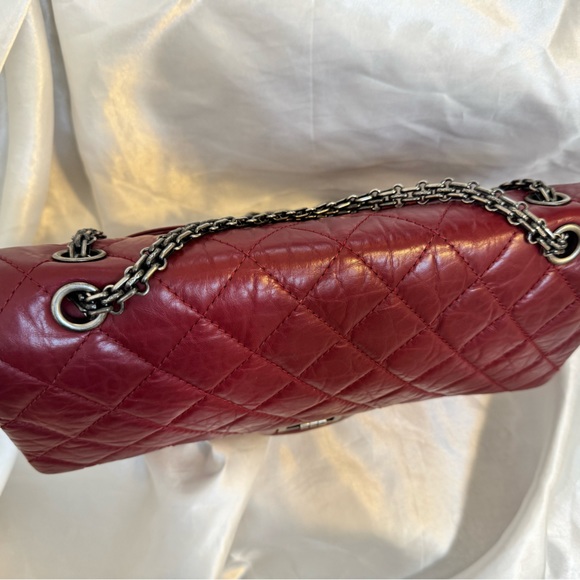 Chanel 2.55 Reissue Quilted Classic Double Flap Bag (Size 227) - Picture 7 of 16